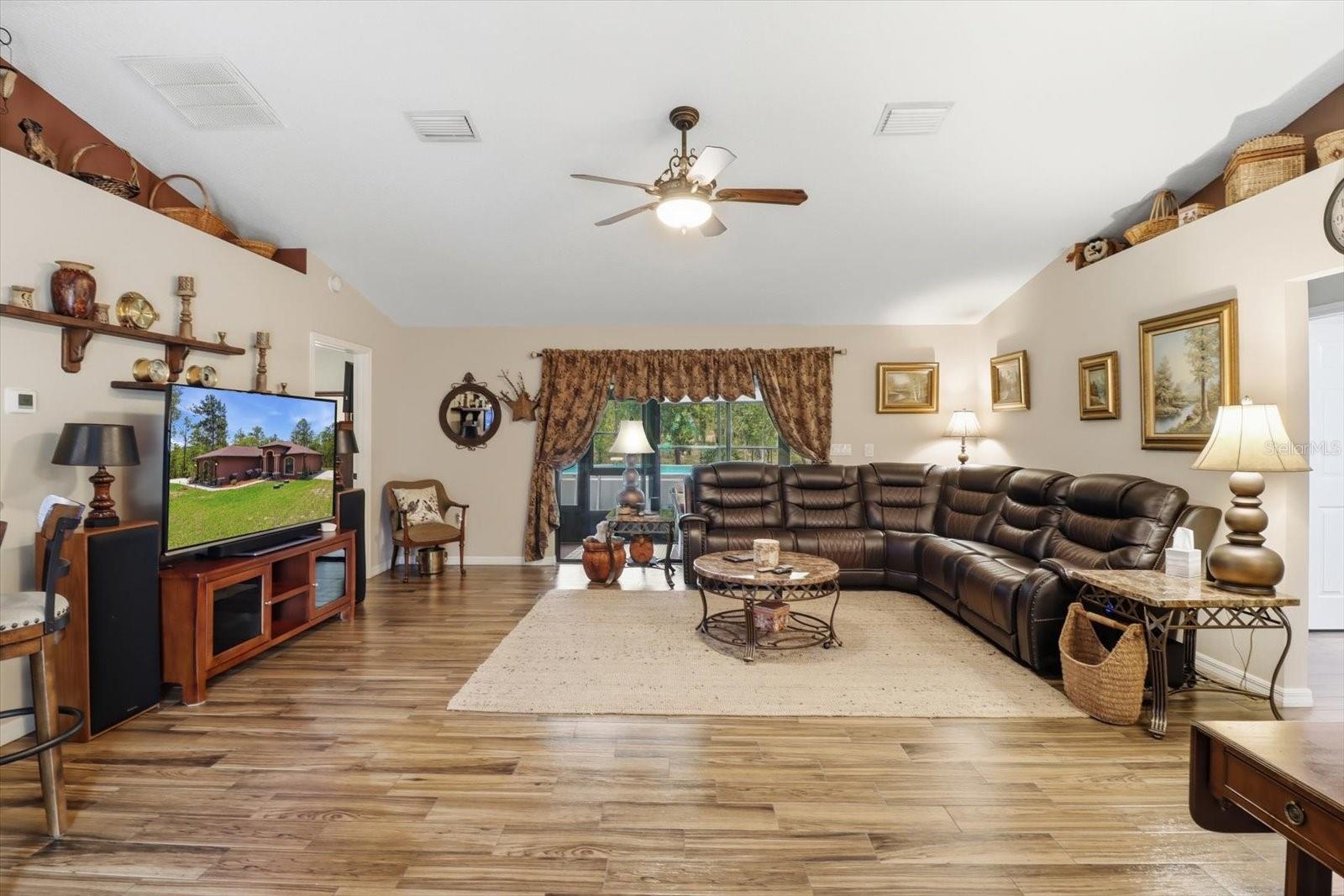 ROYAL HIGHLANDS UNIT 8 - Residential