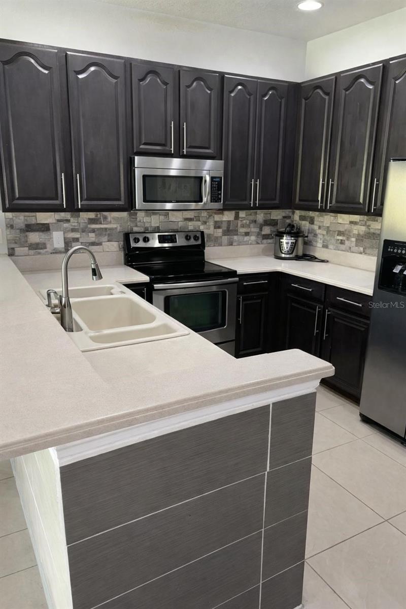 ENCLAVE/MOSS PARK - Residential Lease