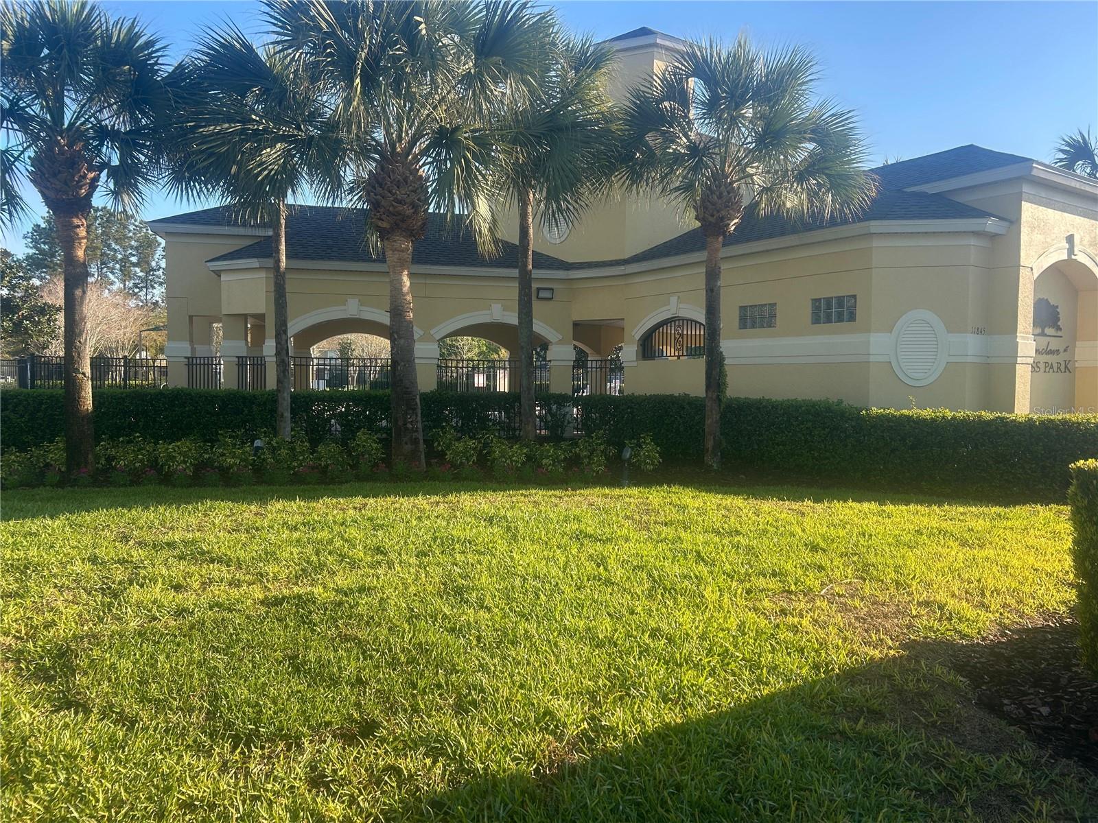 ENCLAVE/MOSS PARK - Residential Lease