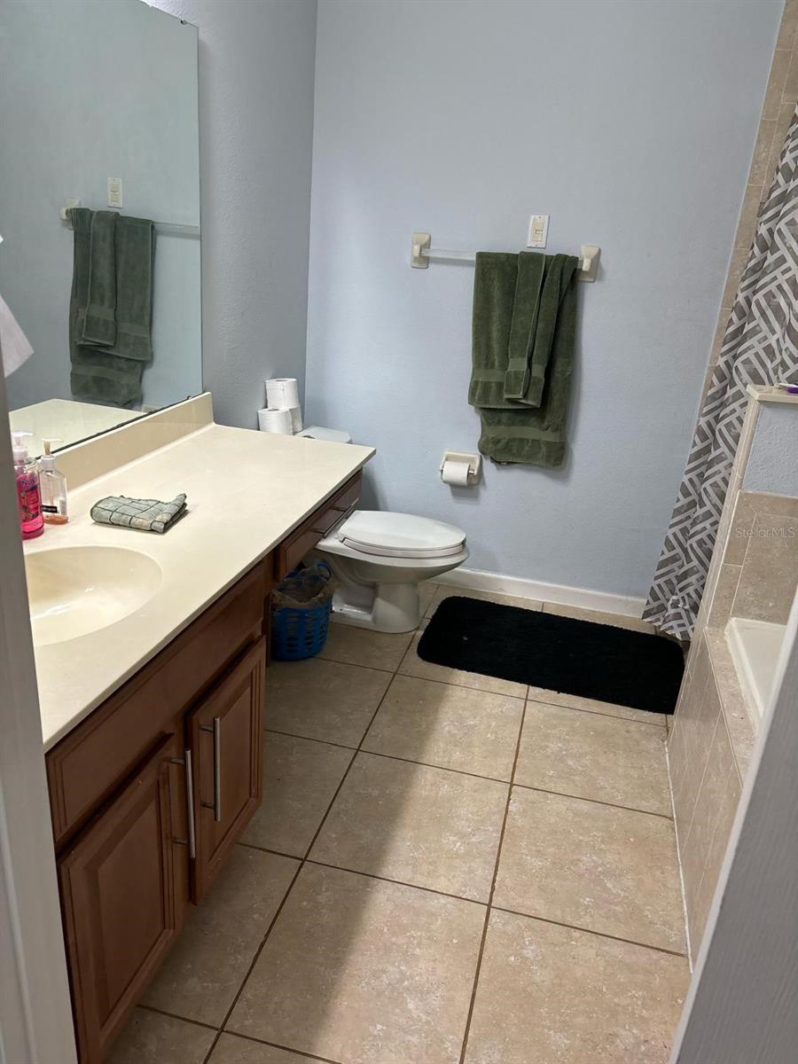 ENCLAVE/MOSS PARK - Residential Lease