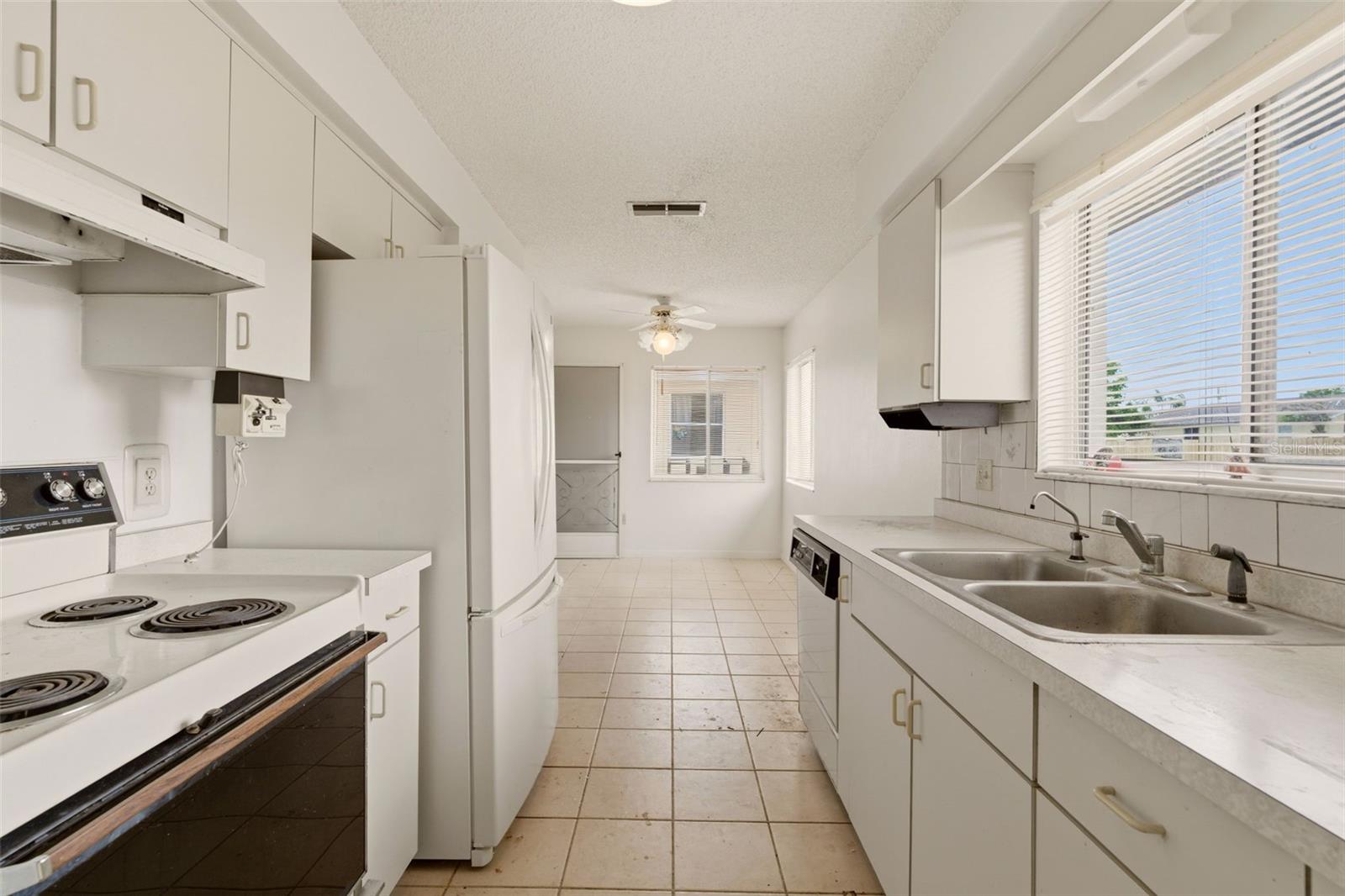 DELTONA LAKES UNIT 13 - Residential