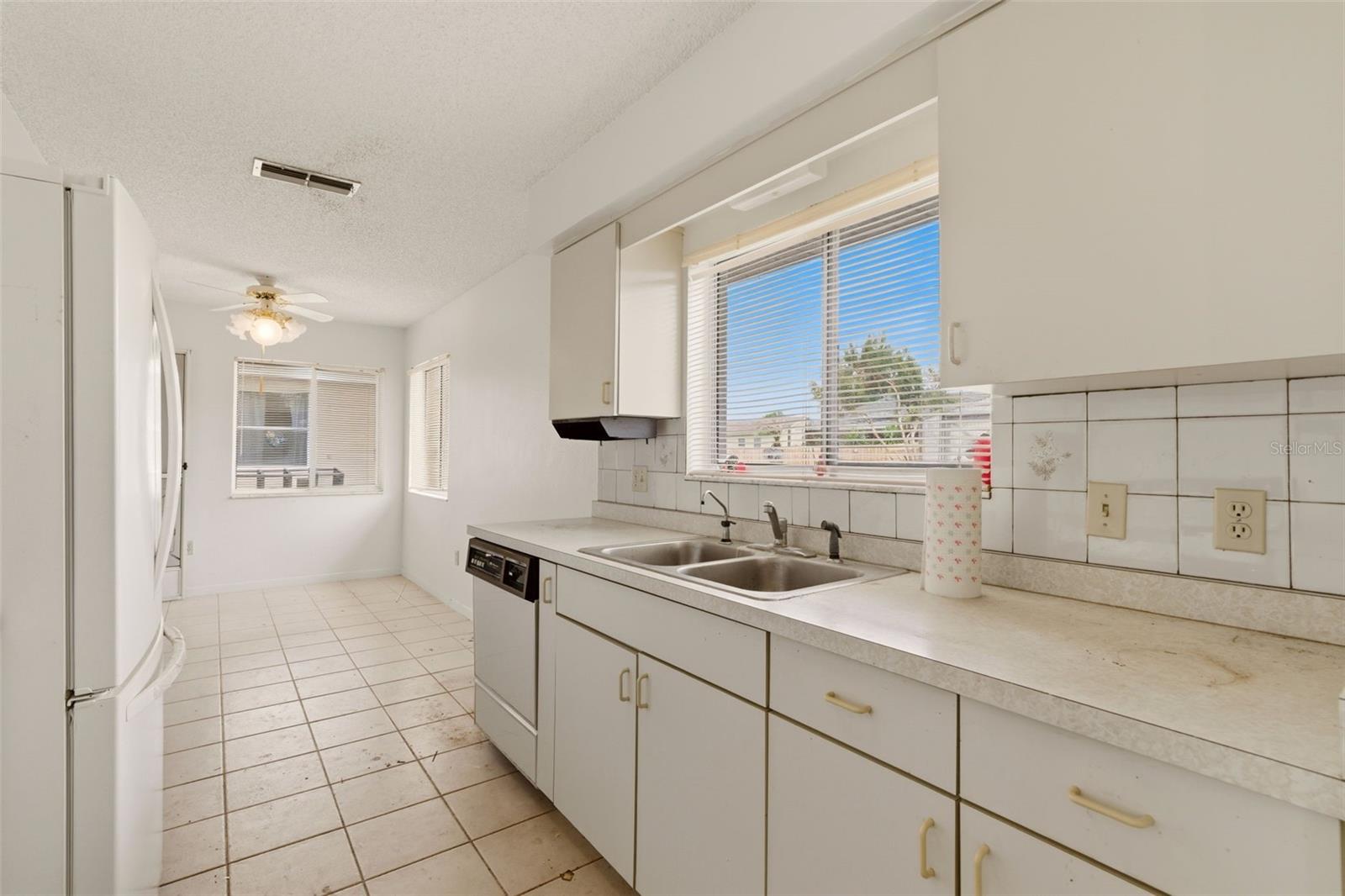 DELTONA LAKES UNIT 13 - Residential