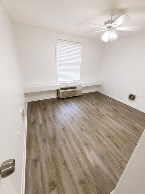 Tiny photo for 420 Mills Street #32, Leesburg, FL 34748 (MLS # OM728167)