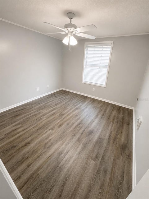 Tiny photo for 420 Mills Street #32, Leesburg, FL 34748 (MLS # OM728167)