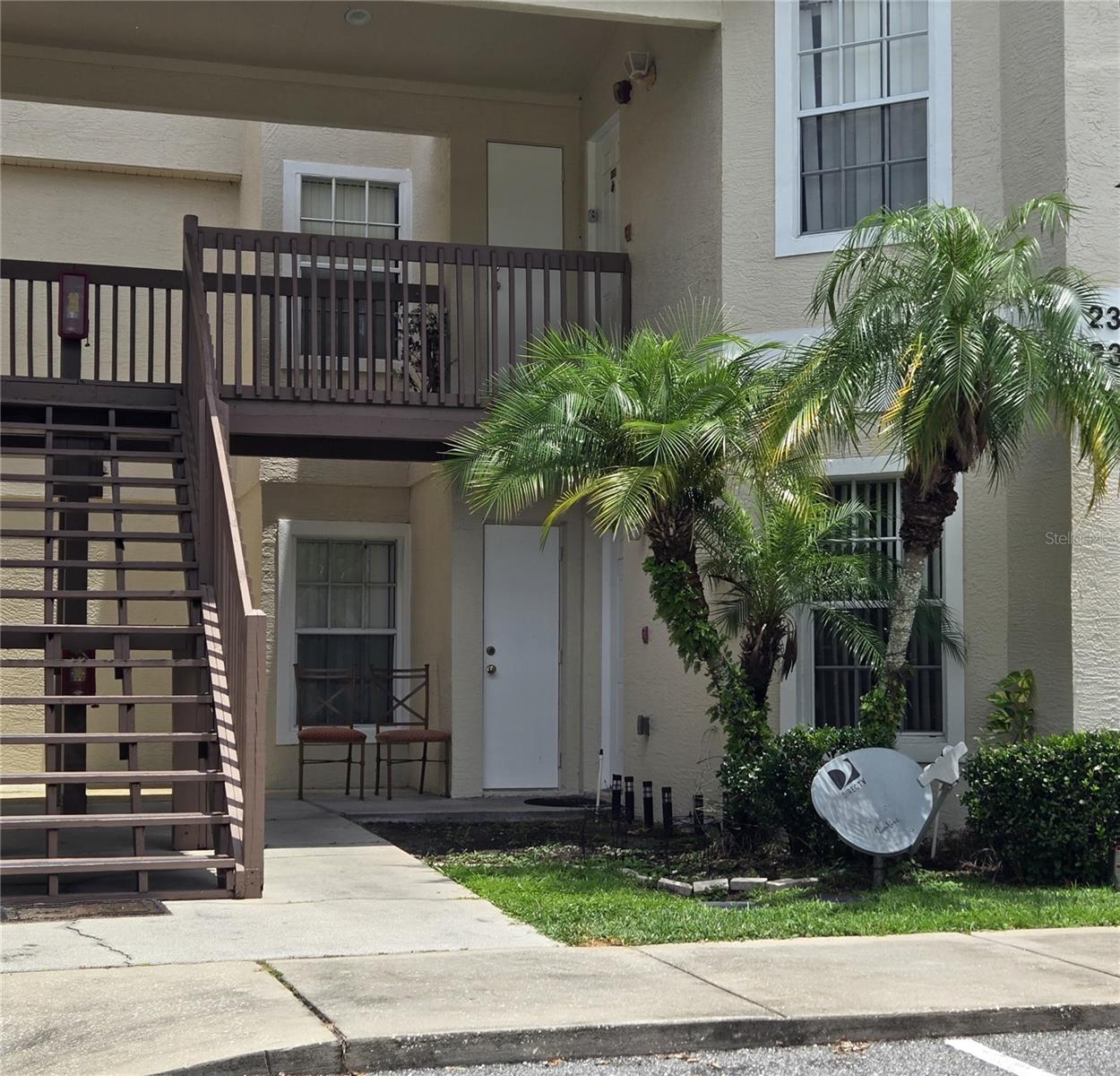 Welcome to 2323 Prime Circle #A — a beautifully maintained 3-bedroom, 2-bathroom ground-floor condo located in the heart of Kissimmee. Whether you're seeking a primary residence, vacation home, or investment opportunity, this home checks all the boxes.
Spacious Split Floorplan with Open Living & Dining Areas
Updated Kitchen with Breakfast Bar & Plenty of Cabinet Space
Primary Suite with Private Bath
Washer/Dryer In-Unit Laundry
Community Pool
Located in Royal Oaks community just minutes from Walt Disney World, shopping, dining, and major highways (US-192, I-4 & 417), this condo offers unbeatable convenience in a highly desirable location.
Rentals Allowed – Great Potential for Investors!
Don’t miss your chance to own in this prime Kissimmee location. Schedule your showing today!