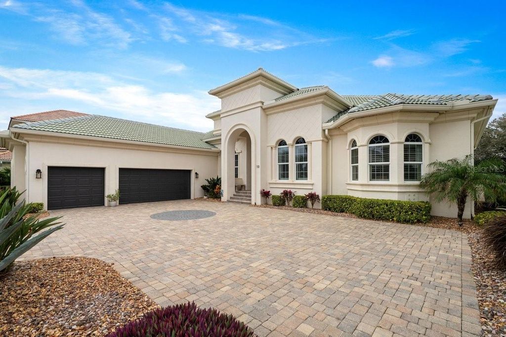 Photo of 10 Rue Grande Mer, Palm Coast, FL 32137 (MLS # FC315324)