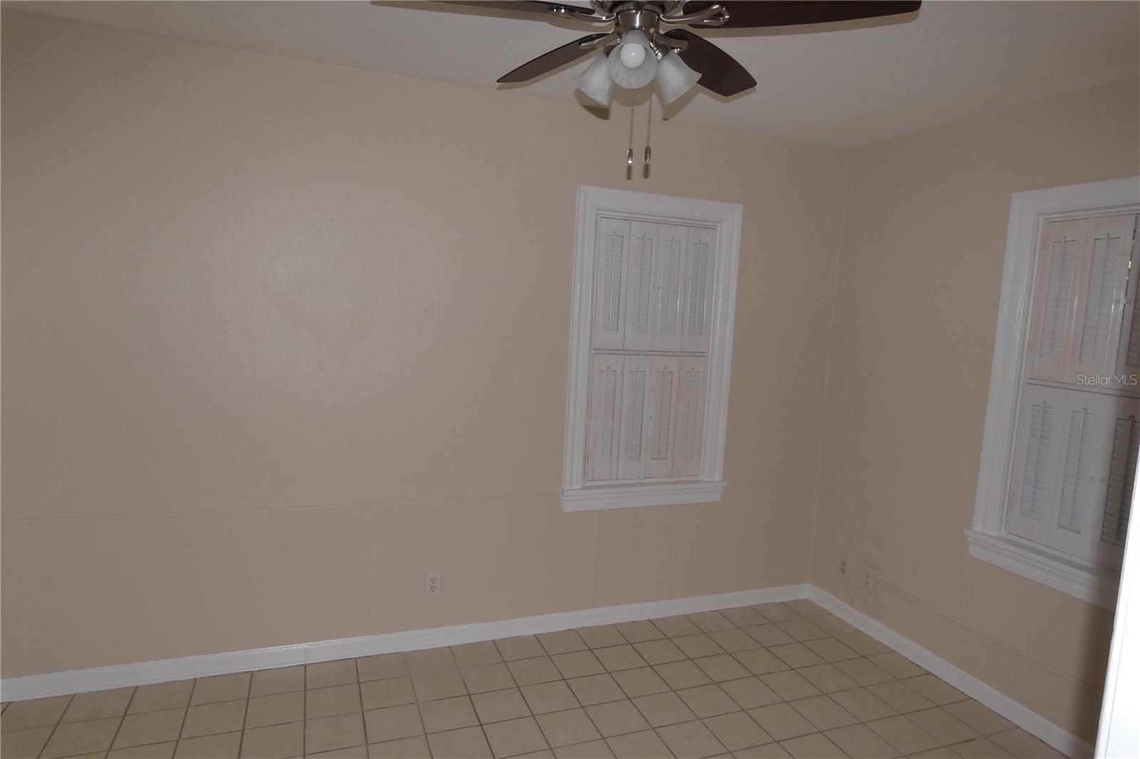 LA SALLE GARDENS - Residential Lease