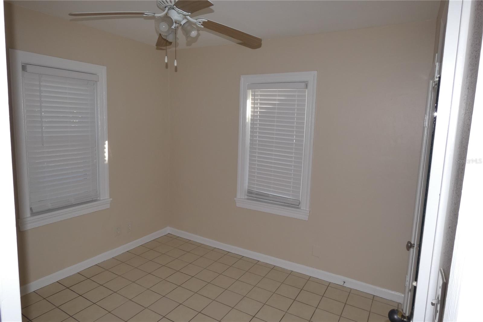 LA SALLE GARDENS - Residential Lease