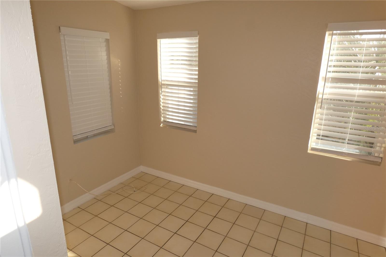 LA SALLE GARDENS - Residential Lease