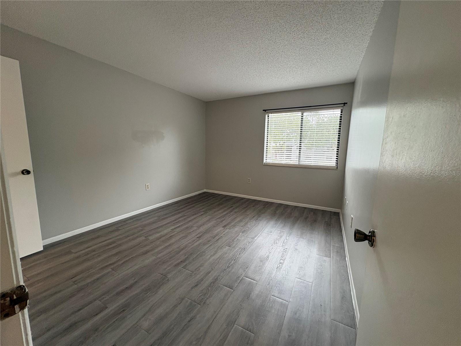 LAKEVIEW CONDO 03 - Residential