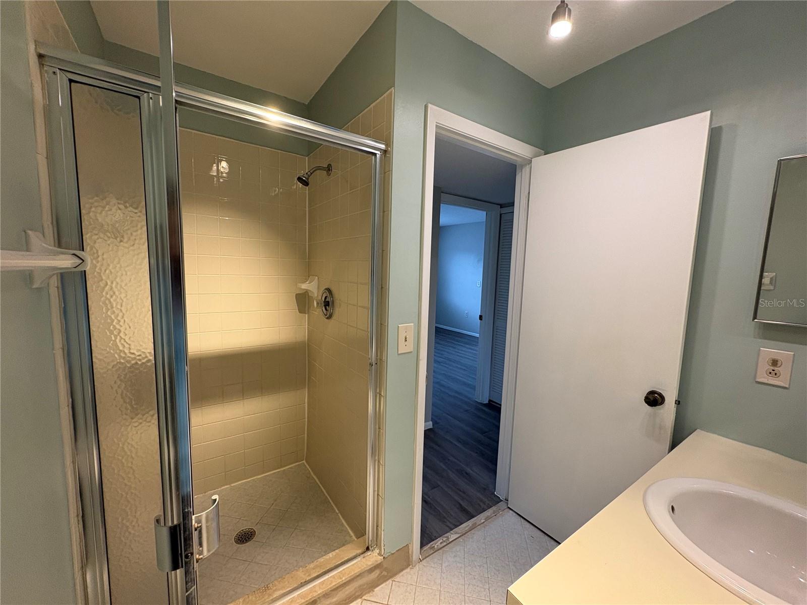 LAKEVIEW CONDO 03 - Residential