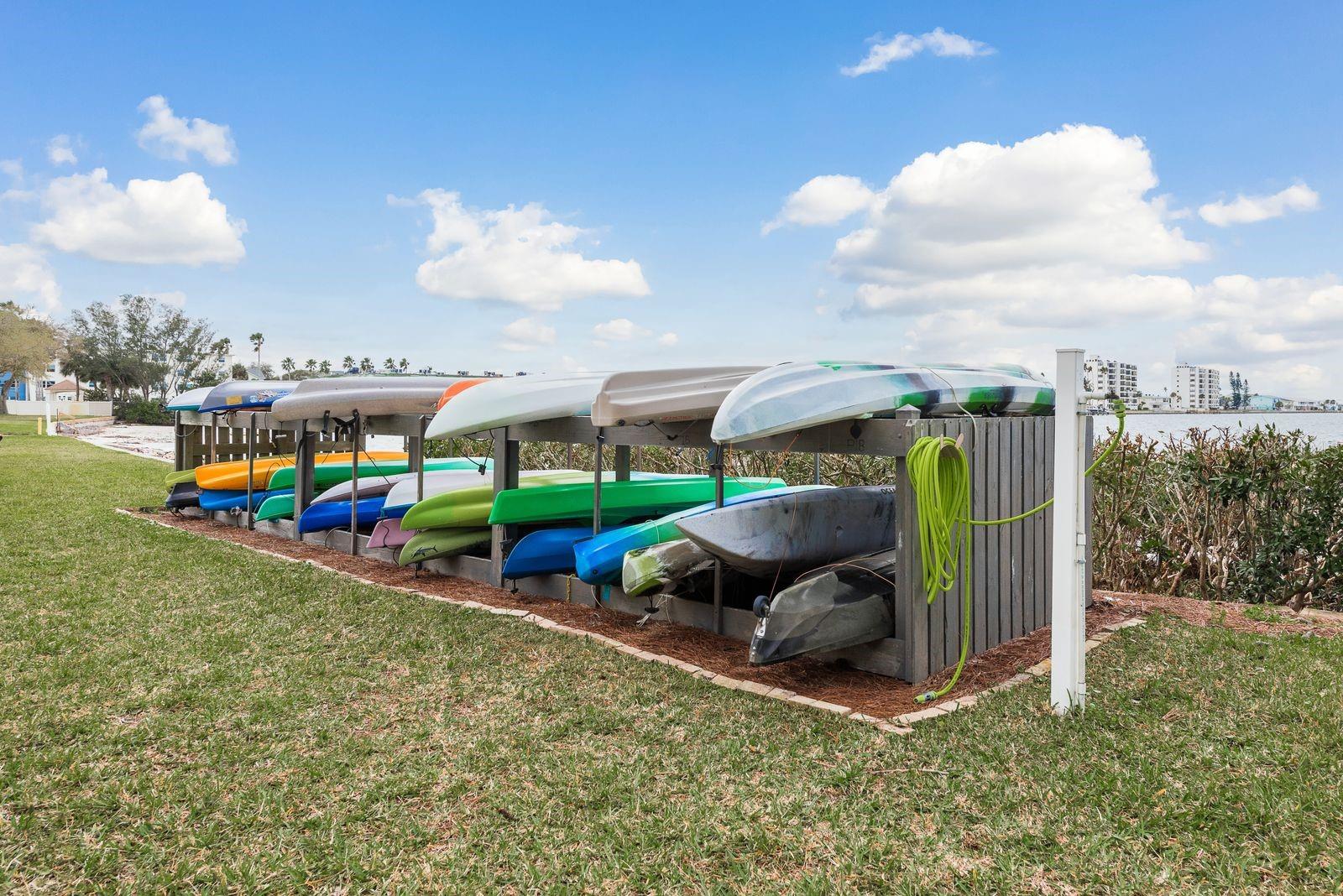 MEDITERRANEAN MANORS - Residential