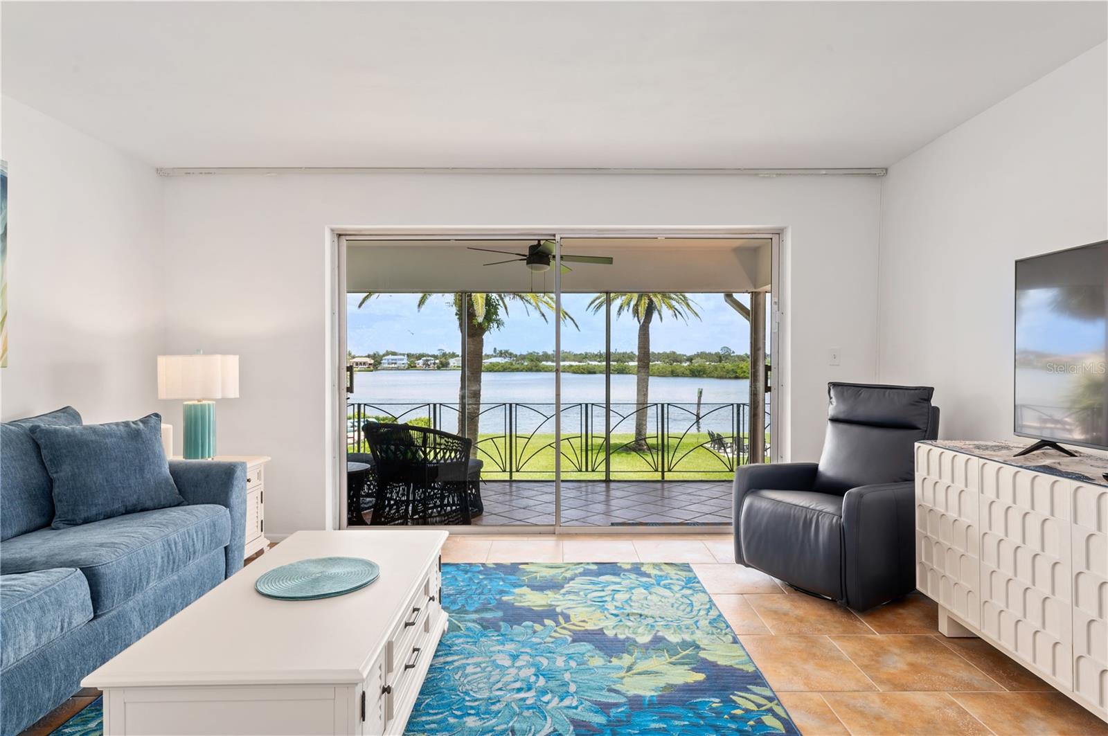 PROVINCIAL GARDENS - Residential Lease