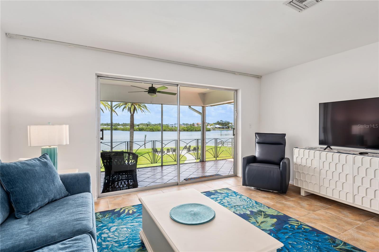 PROVINCIAL GARDENS - Residential Lease