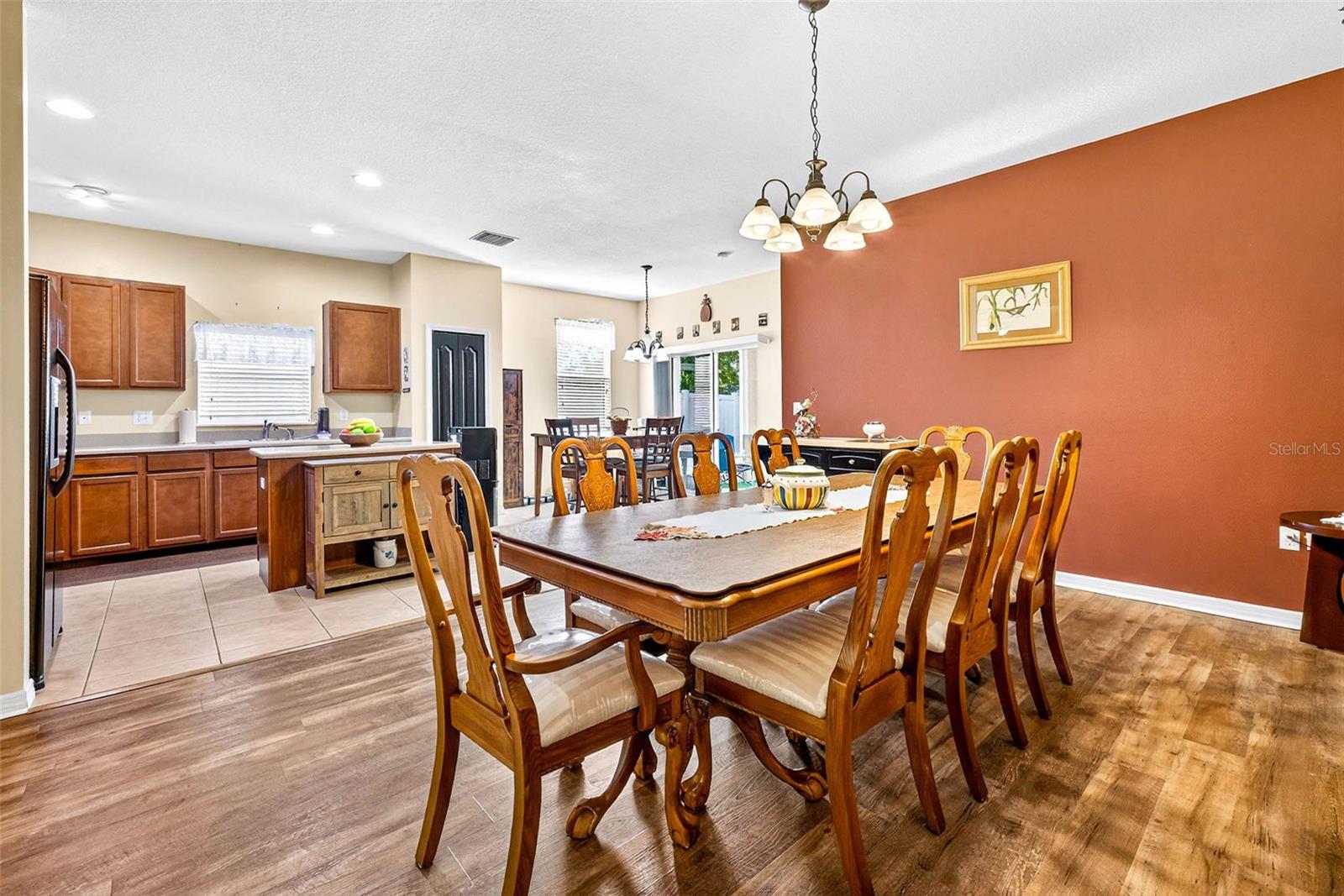 WHISPERING WOODS PHS 1 - Residential