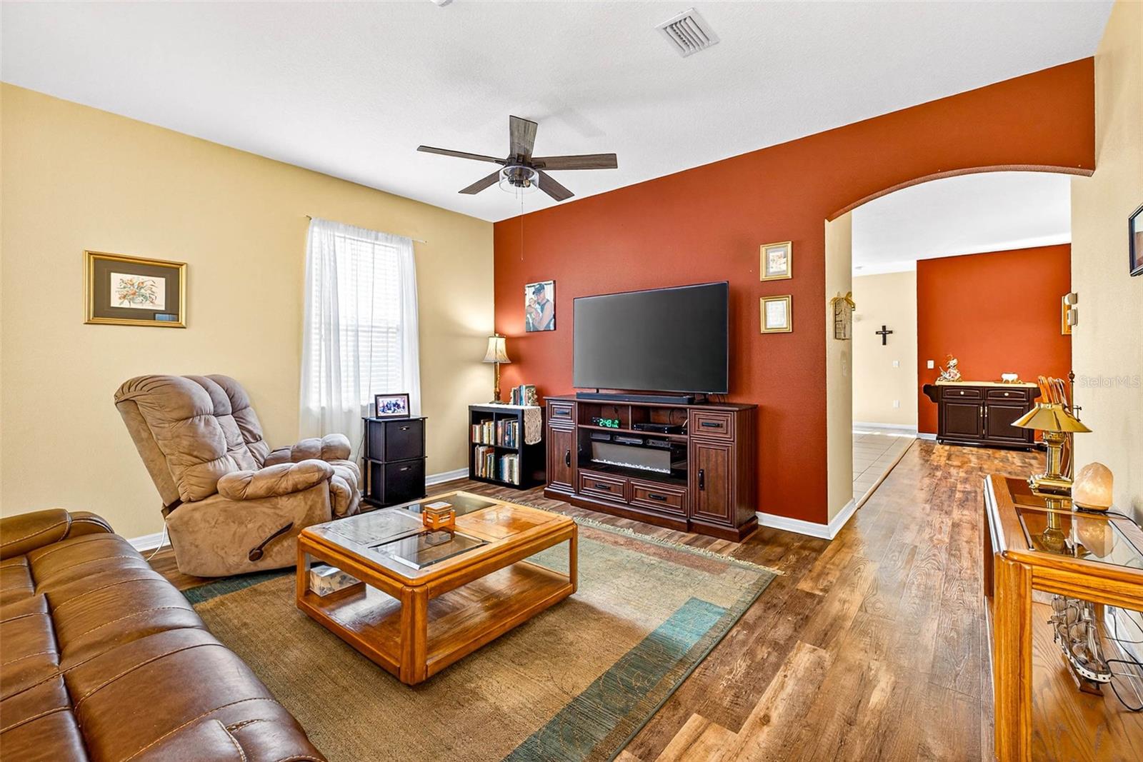 WHISPERING WOODS PHS 1 - Residential