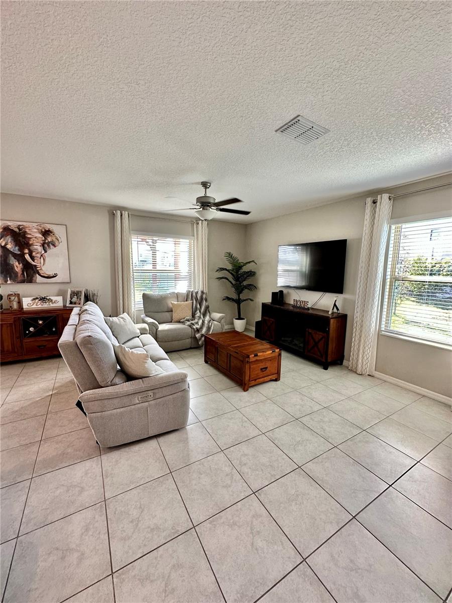 VENTANA - Residential Lease