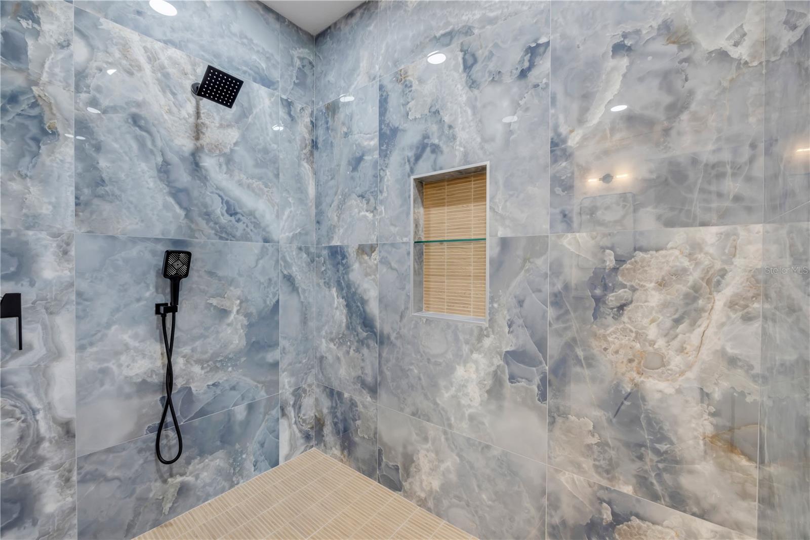 DETWILERS N 650 FT LT 02 16 17 34 NEW SMYRNA BEACH - Residential