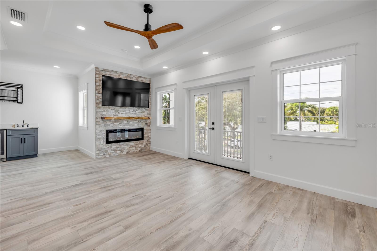 DETWILERS N 650 FT LT 02 16 17 34 NEW SMYRNA BEACH - Residential