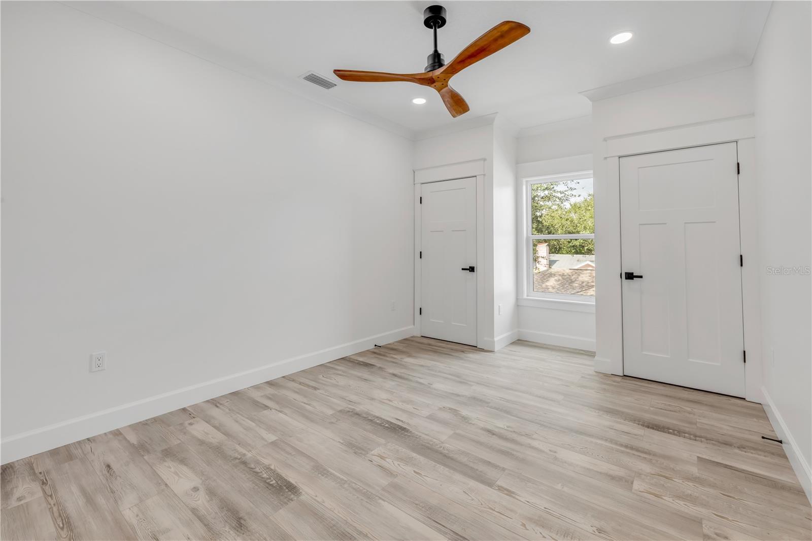 DETWILERS N 650 FT LT 02 16 17 34 NEW SMYRNA BEACH - Residential