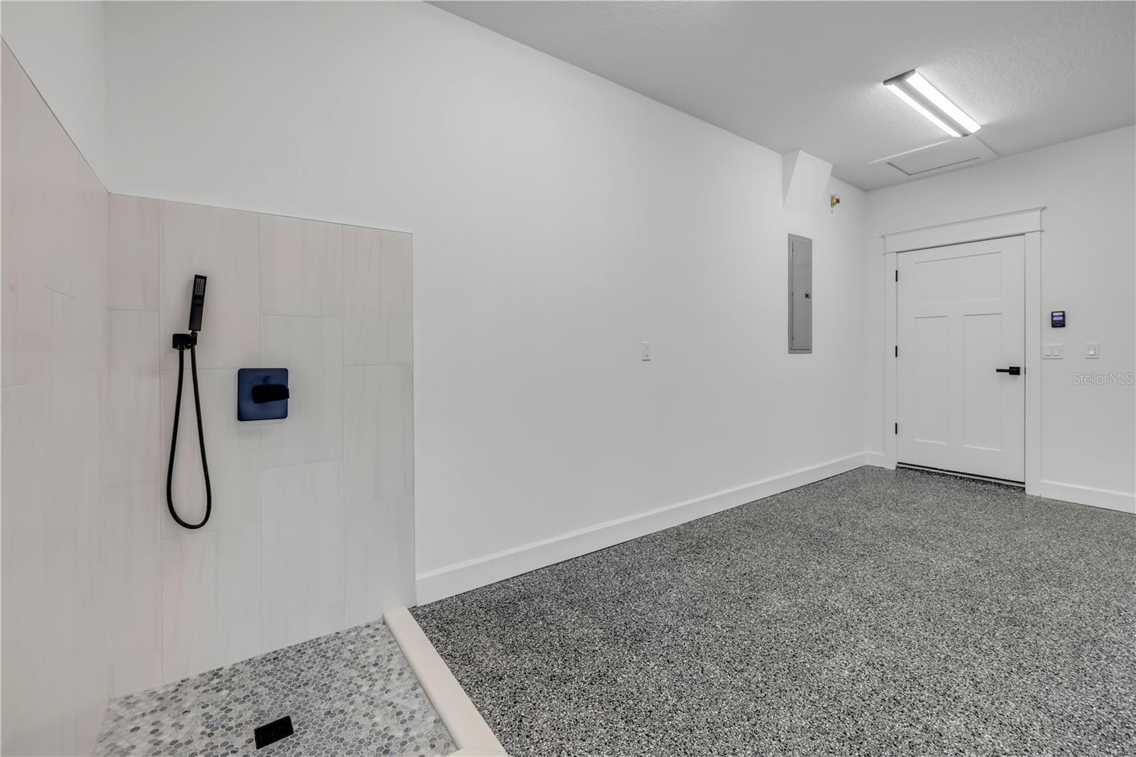 DETWILERS N 650 FT LT 02 16 17 34 NEW SMYRNA BEACH - Residential