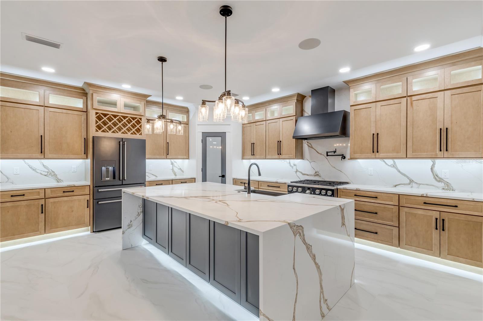 DETWILERS N 650 FT LT 02 16 17 34 NEW SMYRNA BEACH - Residential