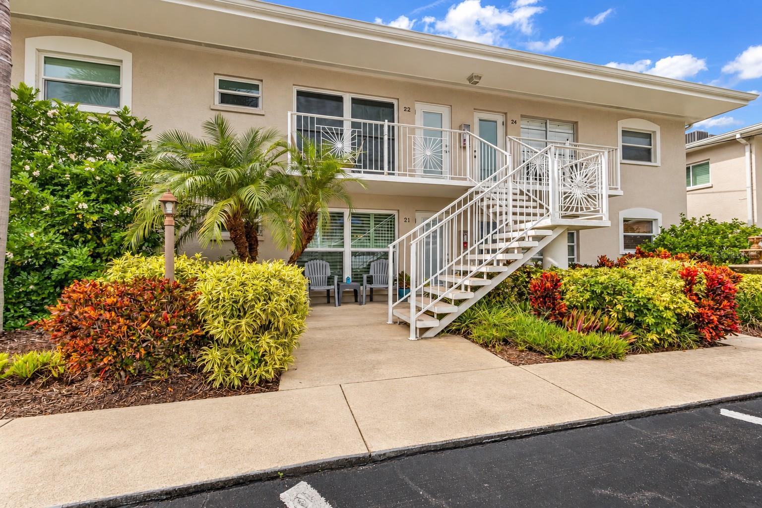 521 W VENICE AVENUE 21