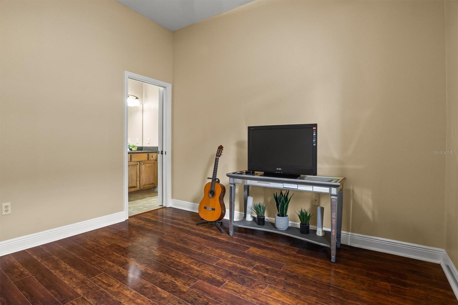 STONEY CREEK - Residential