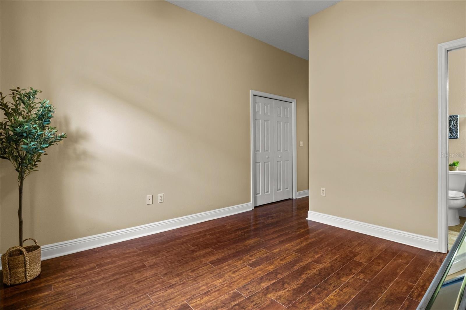 STONEY CREEK - Residential