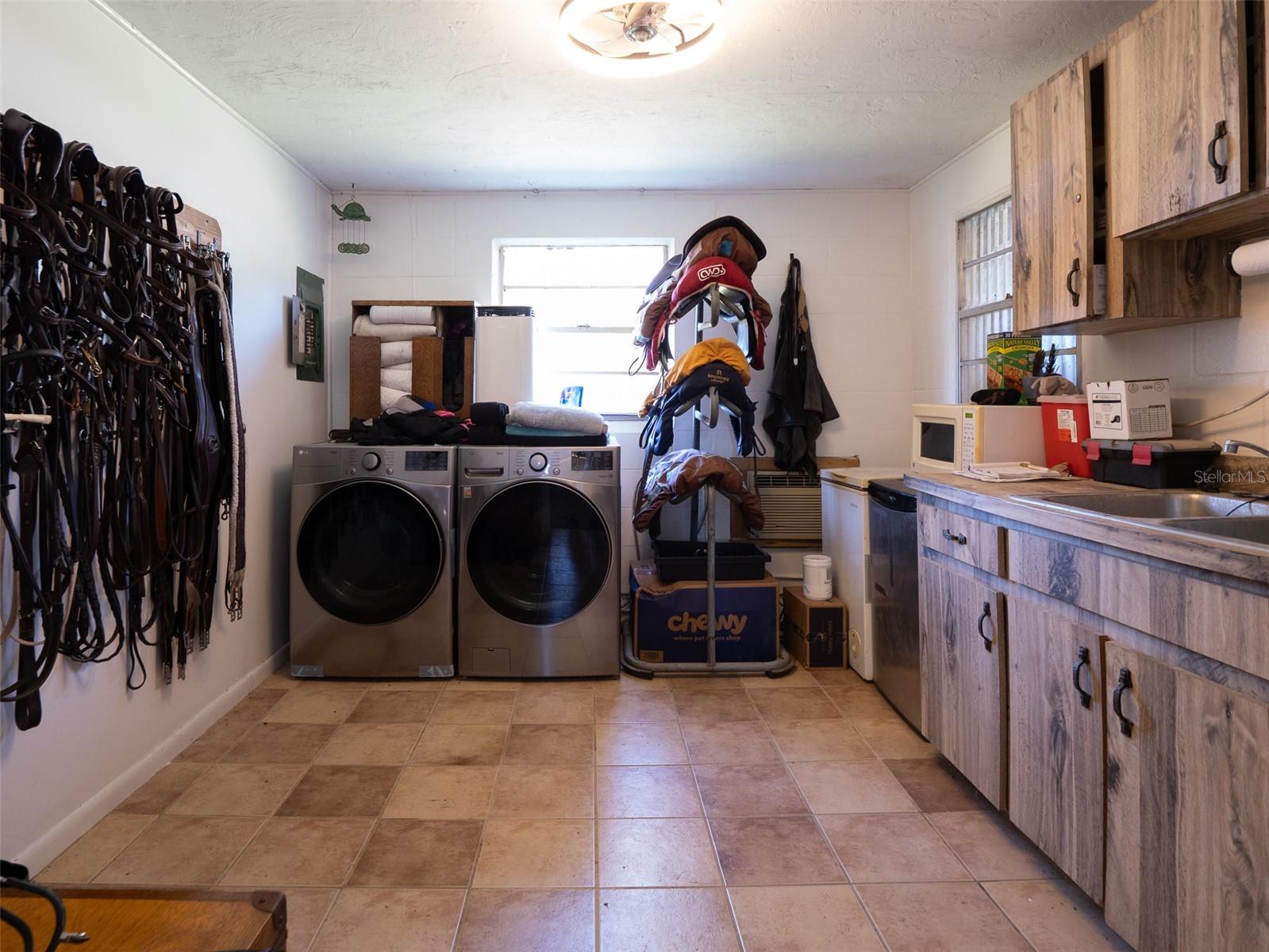 TOP BRASS FARM - Residential