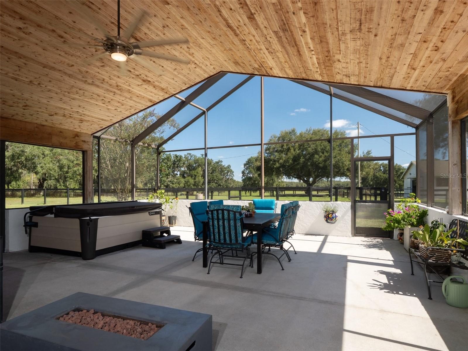 TOP BRASS FARM - Residential