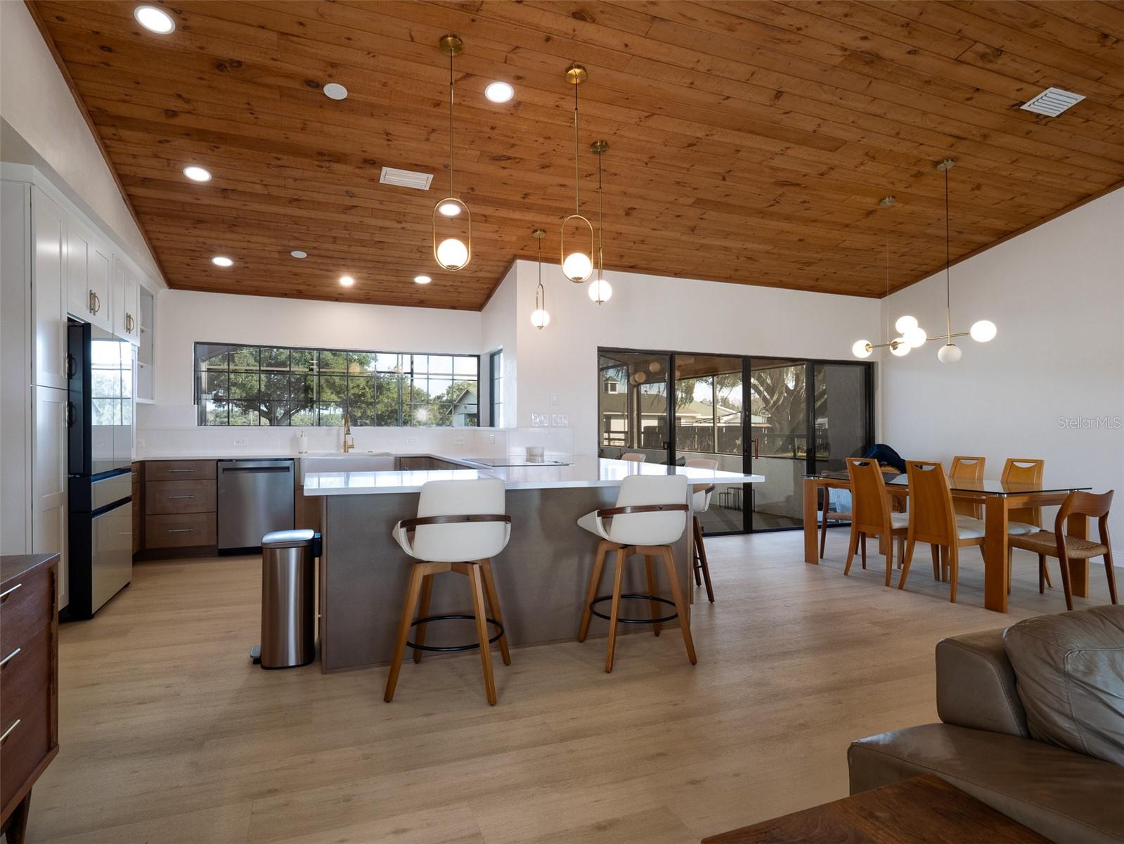 TOP BRASS FARM - Residential