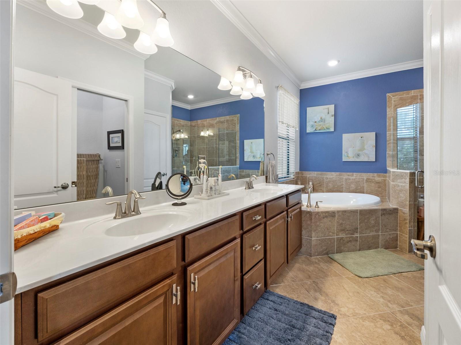 GRAN PARADISO PH 8 - Residential