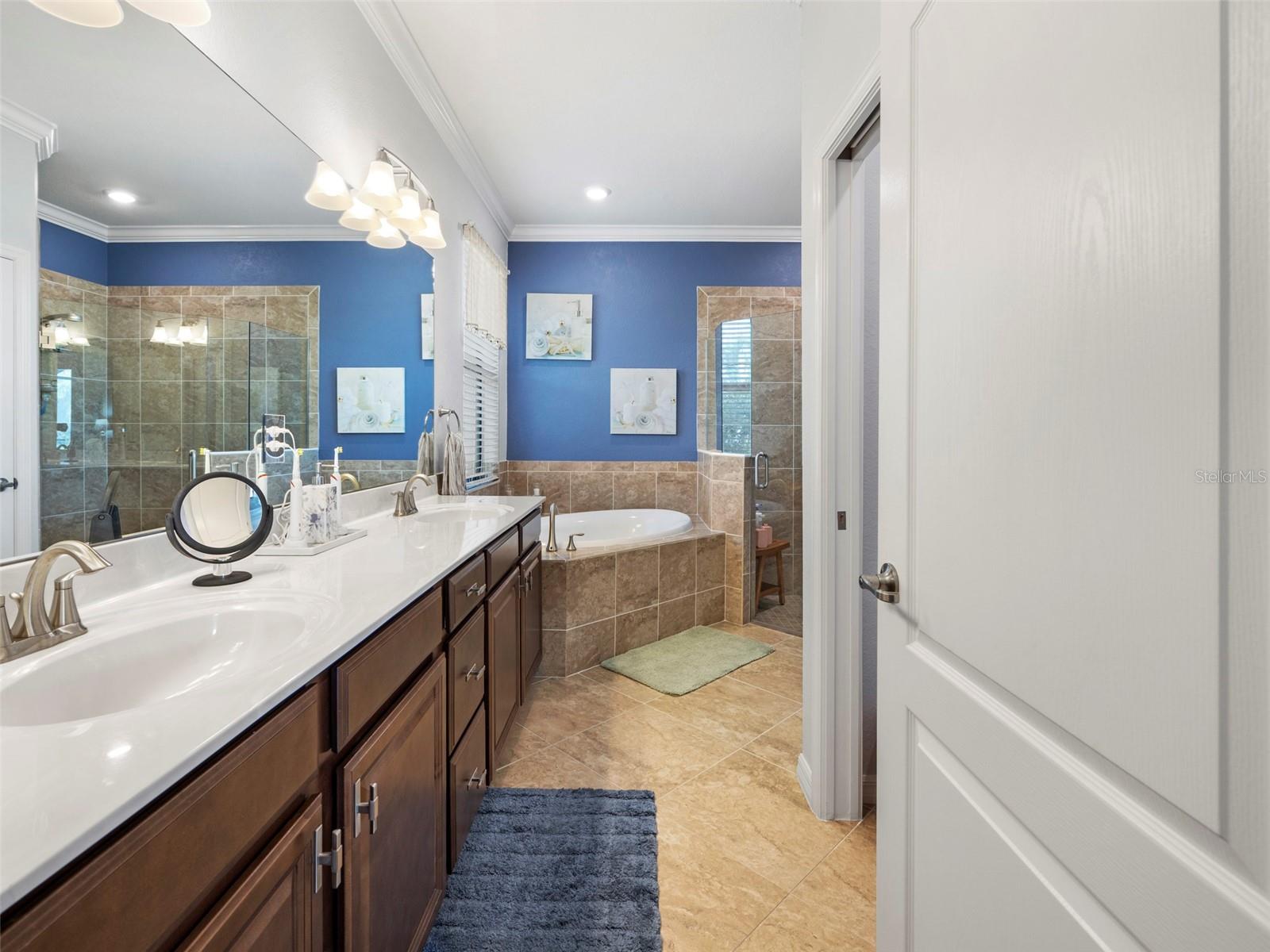 GRAN PARADISO PH 8 - Residential