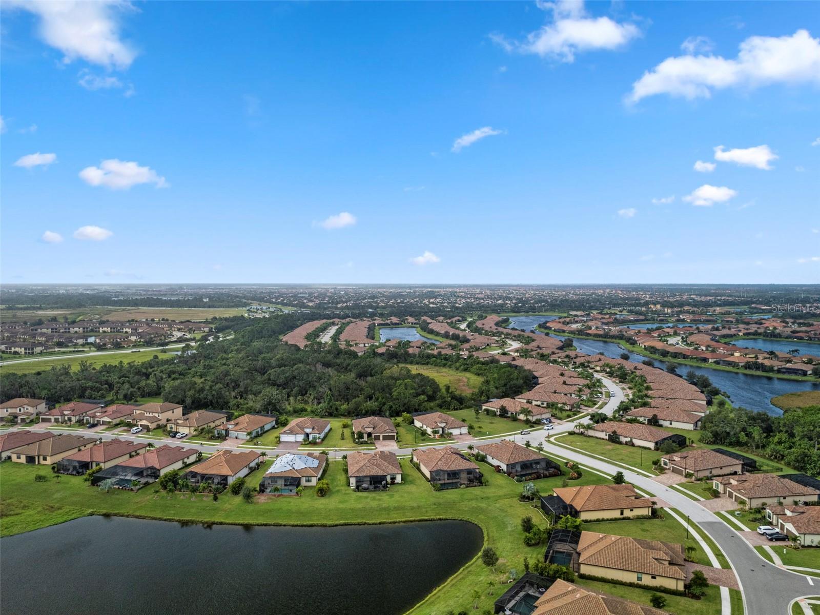 GRAN PARADISO PH 8 - Residential