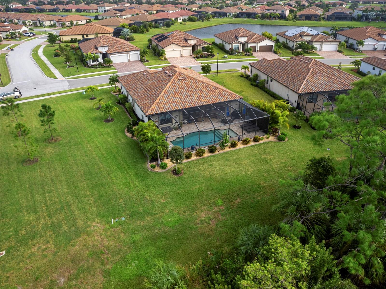 GRAN PARADISO PH 8 - Residential