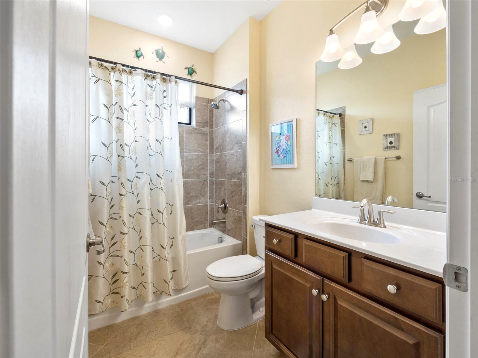 GRAN PARADISO PH 8 - Residential