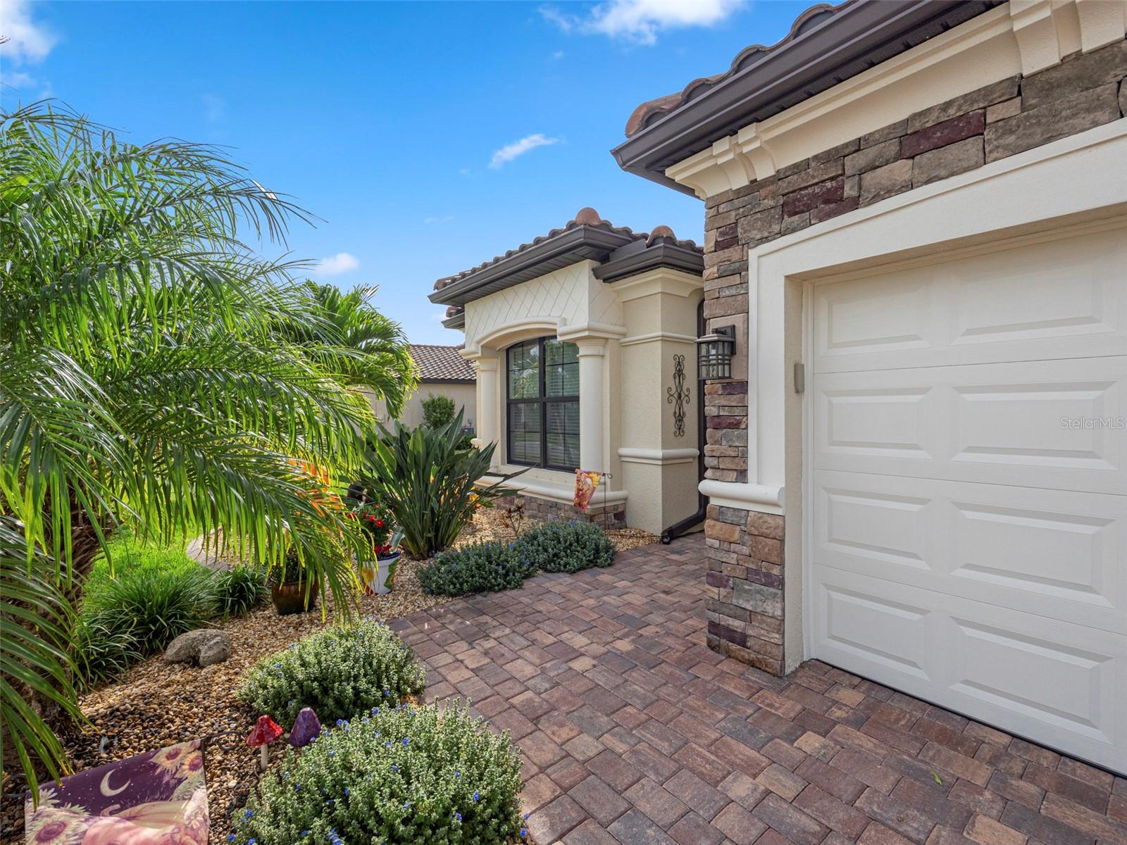 GRAN PARADISO PH 8 - Residential