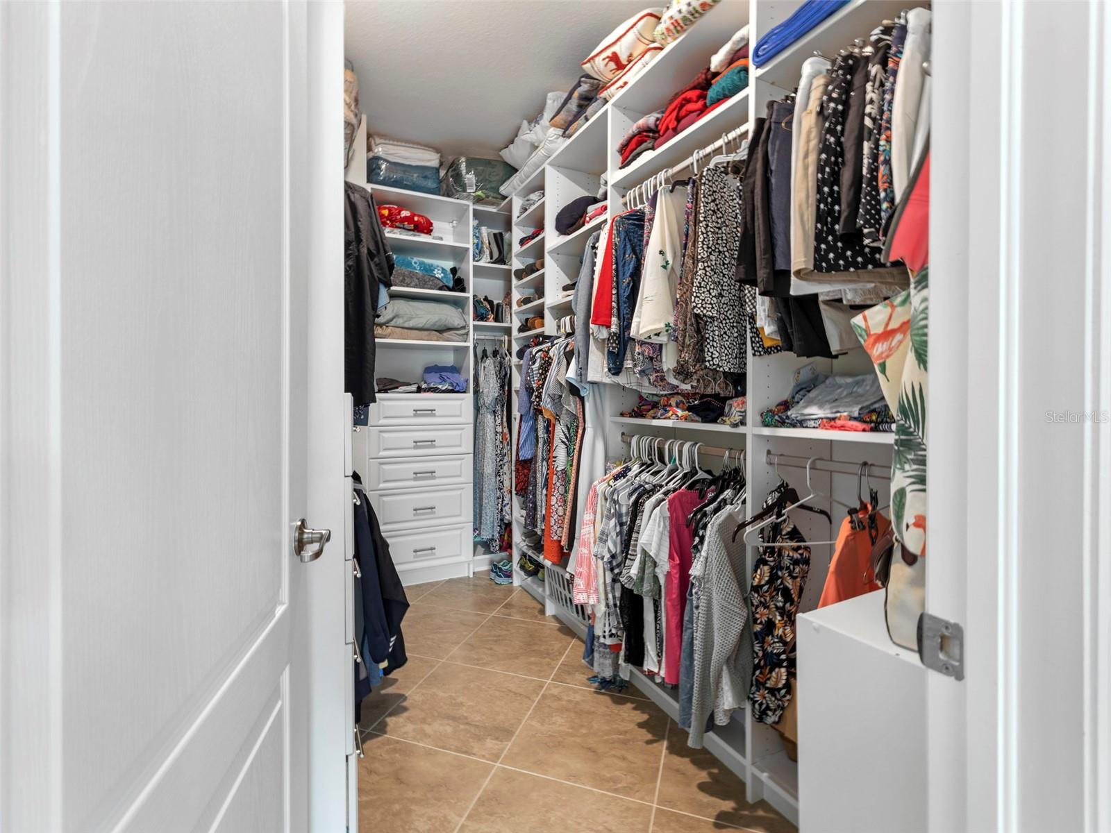 GRAN PARADISO PH 8 - Residential