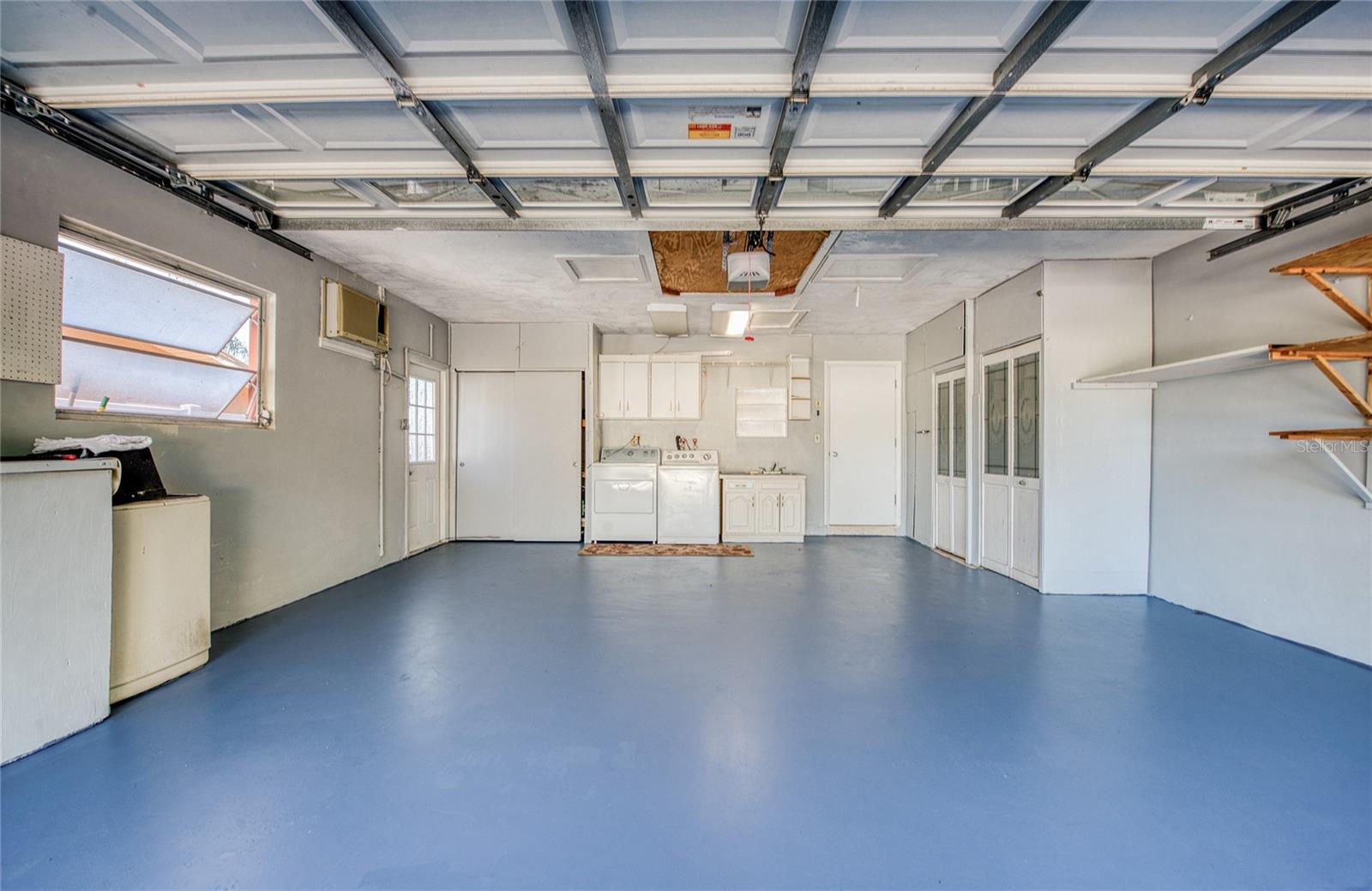 LEISURE ACRES - Residential