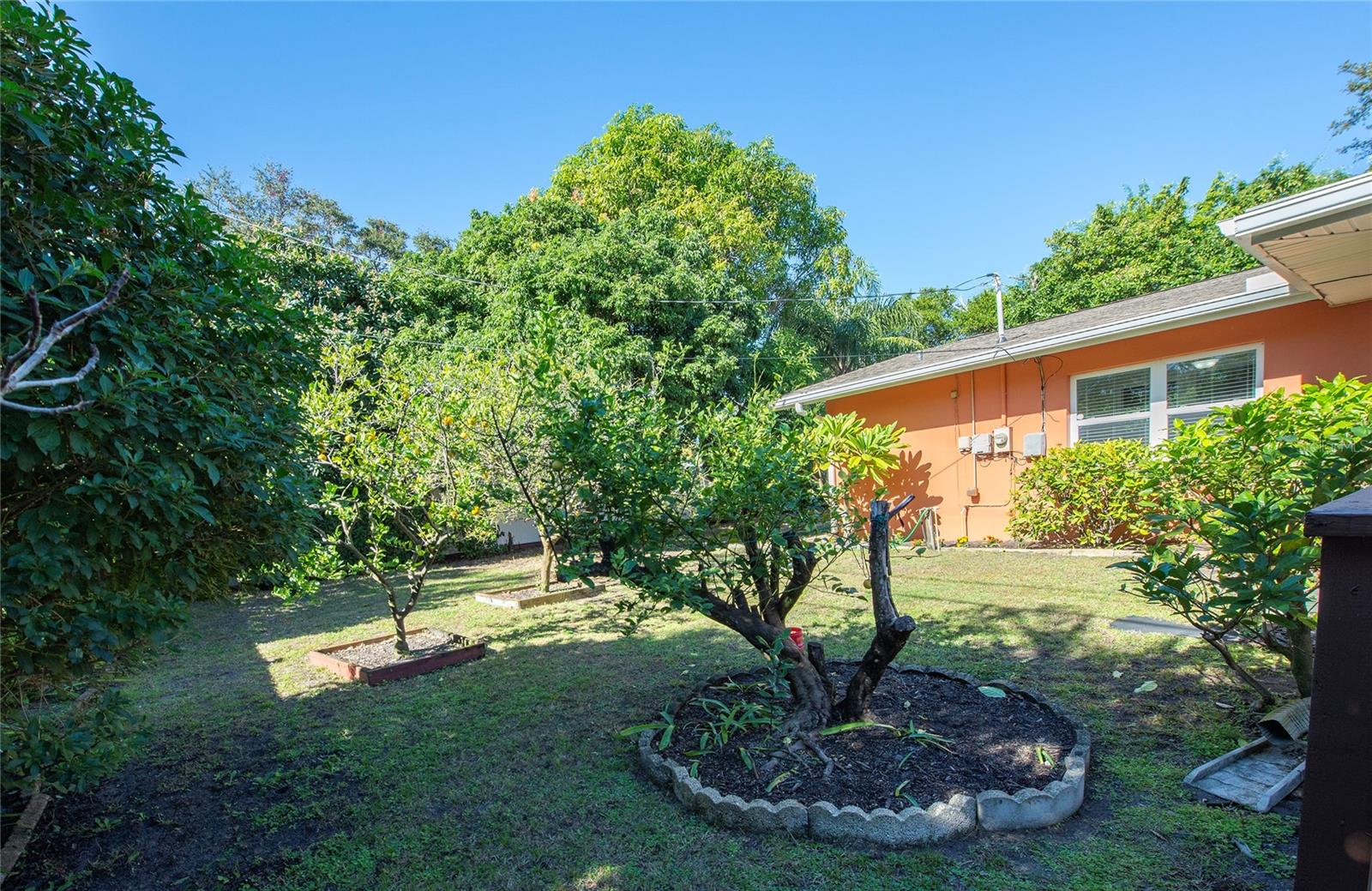 LEISURE ACRES - Residential