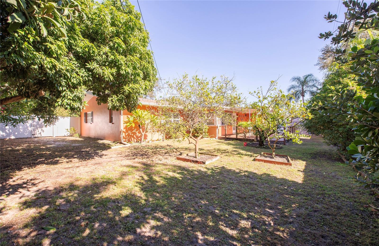 LEISURE ACRES - Residential