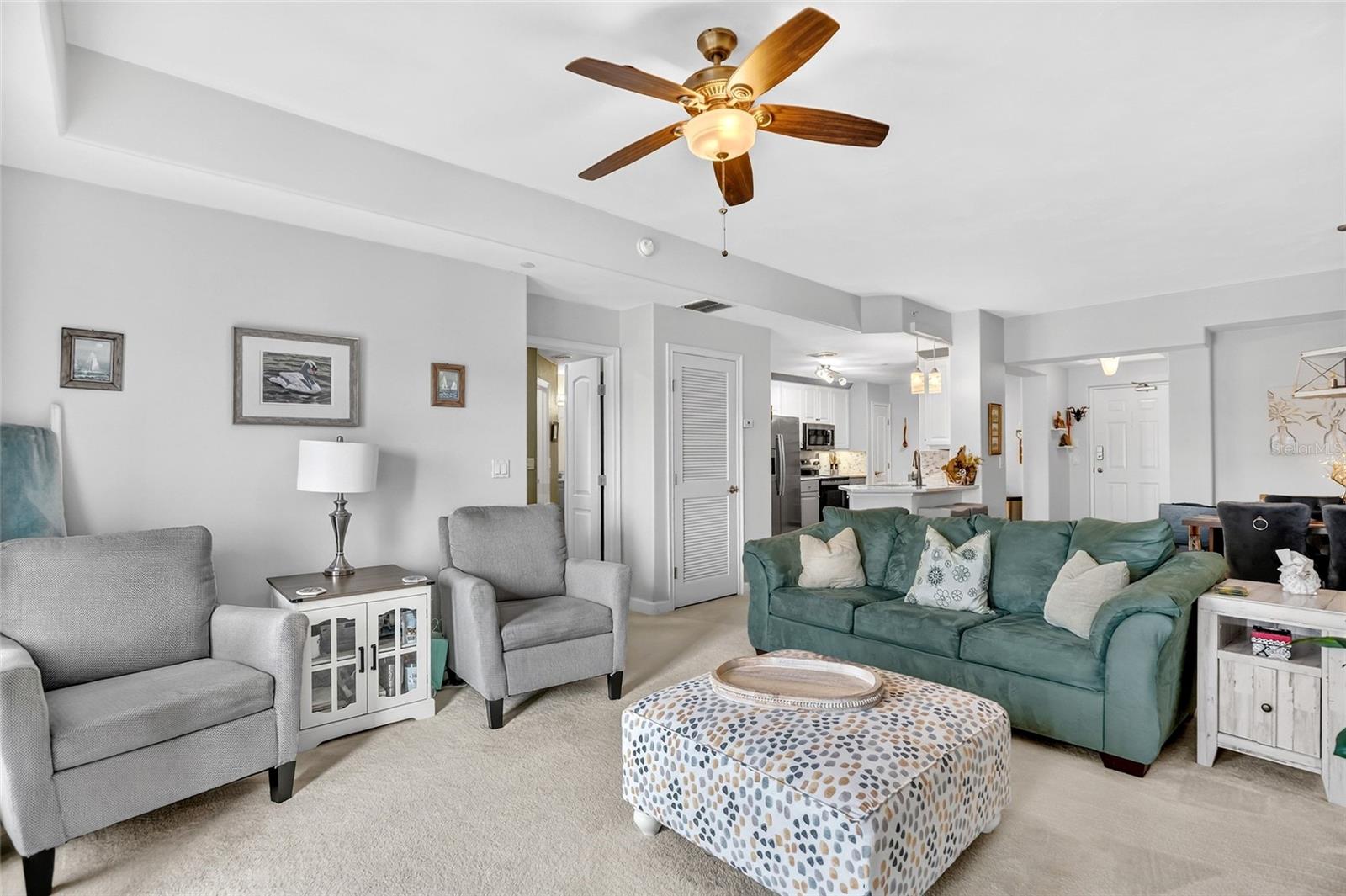 TUSCANY SQUARE 01 CONDO - Residential