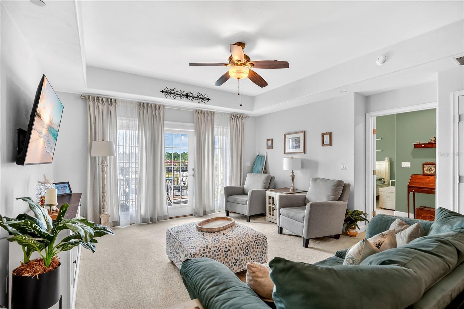 424 LUNA BELLA LANE 415