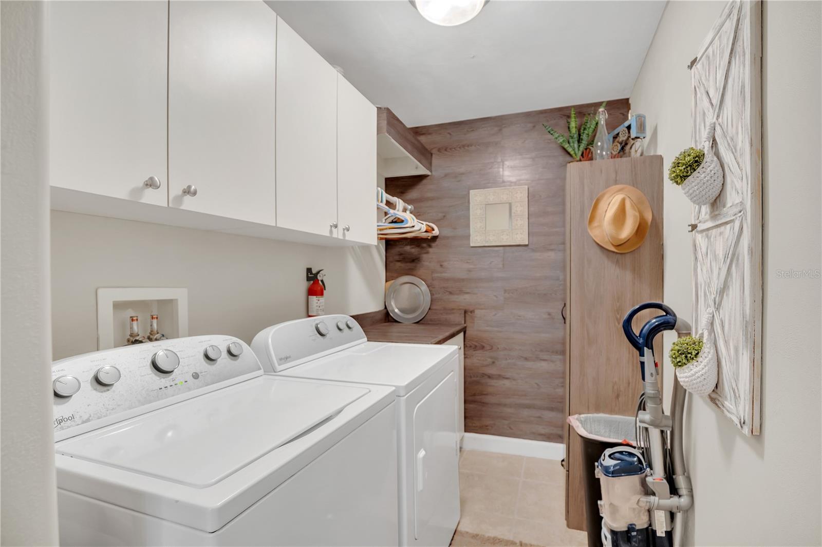 TUSCANY SQUARE 01 CONDO - Residential