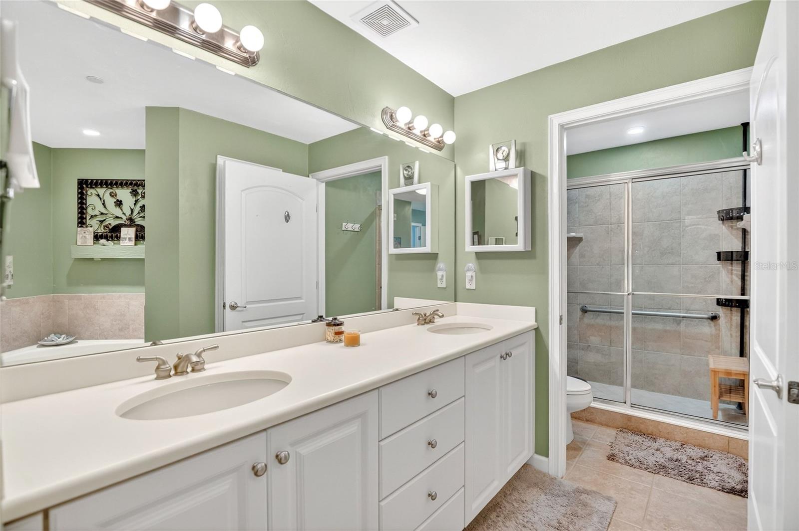 TUSCANY SQUARE 01 CONDO - Residential