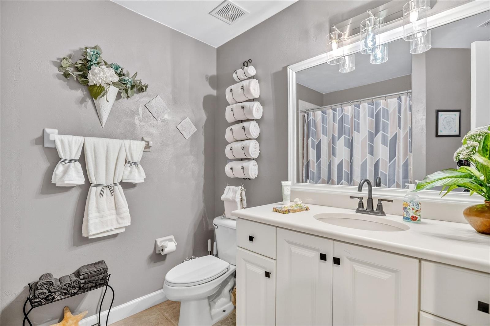 TUSCANY SQUARE 01 CONDO - Residential