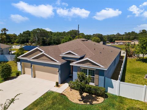 A home in EUSTIS