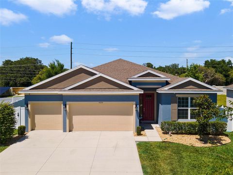 A home in EUSTIS