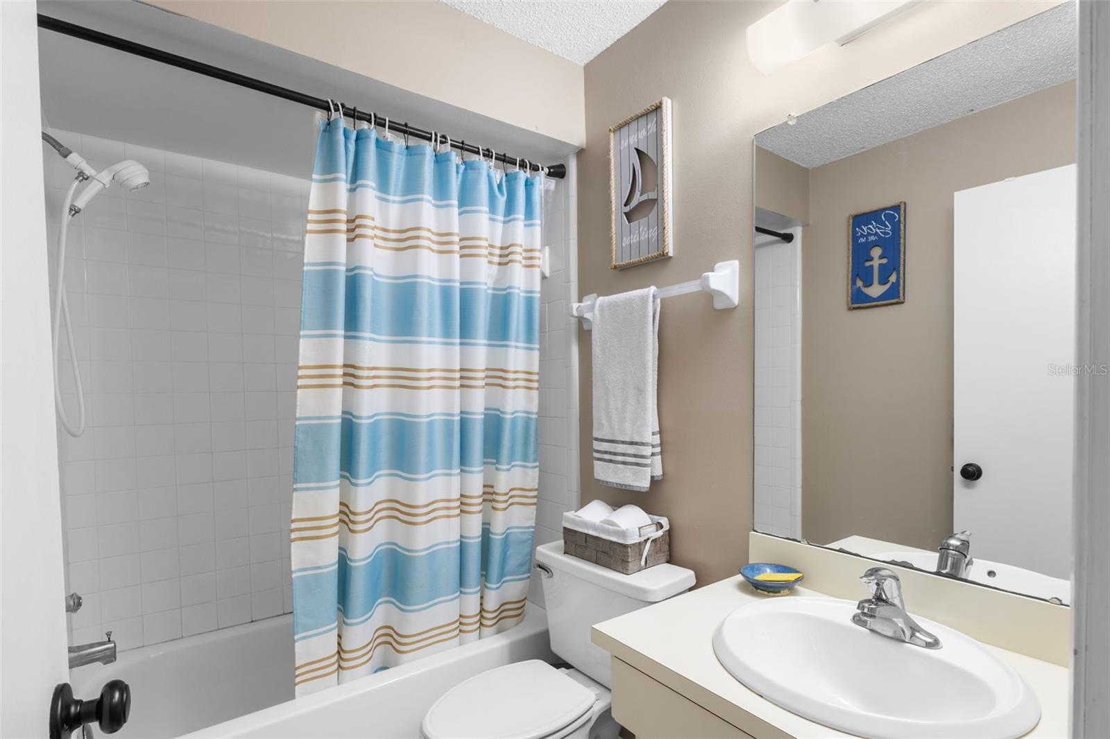 BAY TOWNE WEST - Residential